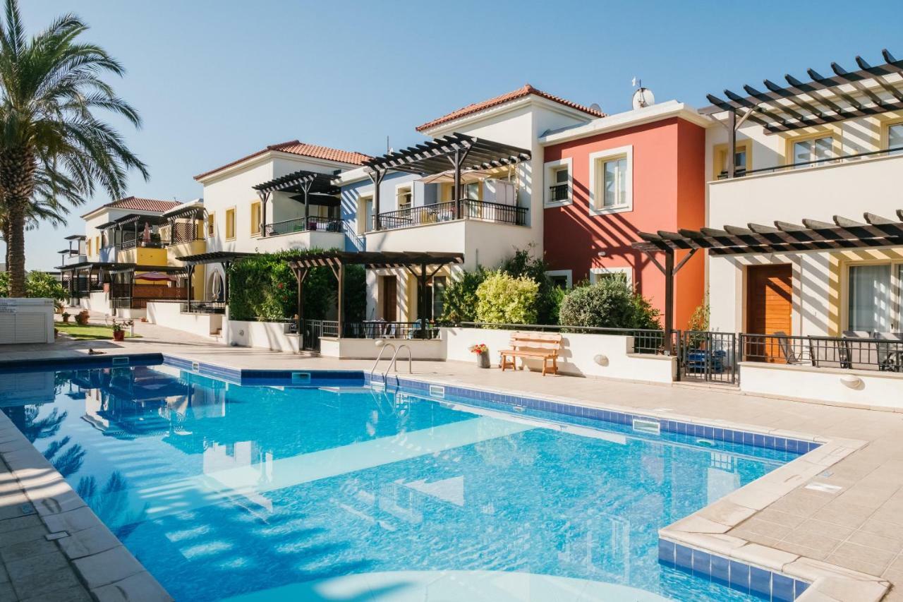 Aphrodite Gardens No.9 Luxury Apt Paphos Esterno foto