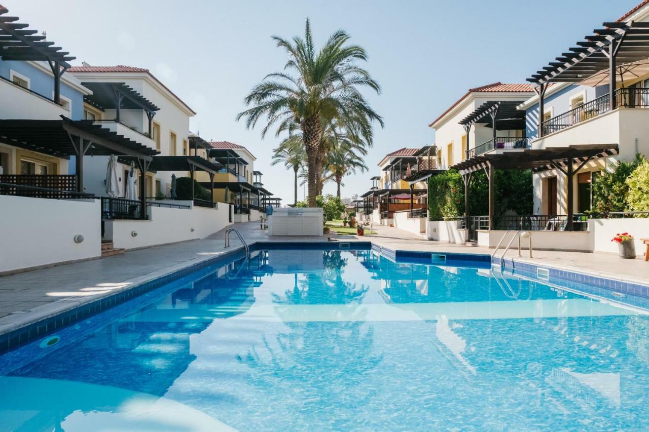 Aphrodite Gardens No.9 Luxury Apt Paphos Esterno foto