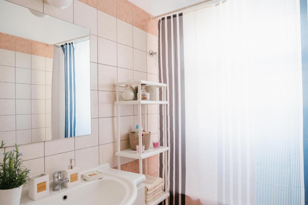 Aphrodite Gardens No.9 Luxury Apt Paphos Esterno foto